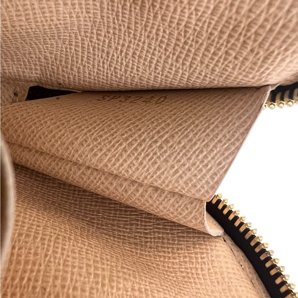 Louis Vuitton Monogram Multi Pochette Accessories Round Coin Purse. - Picture 10 of 10